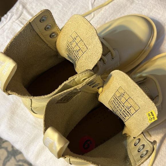Never Worn Cream Colored Doc Martins size 6 - Picture 7 of 10